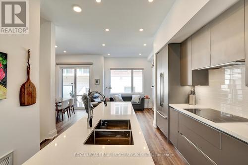 137 High Street W, Mississauga (Port Credit), ON - Indoor Photo Showing Kitchen With Upgraded Kitchen