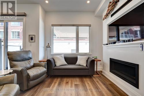 137 High Street W, Mississauga (Port Credit), ON - Indoor Photo Showing Living Room With Fireplace