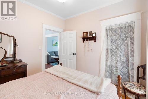 59 Woodland Avenue, St. Catharines, ON - Indoor Photo Showing Bedroom