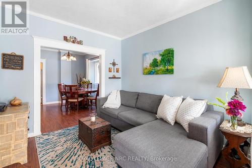 59 Woodland Avenue, St. Catharines, ON - Indoor Photo Showing Living Room