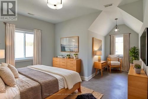 39 Gateway Drive, Gravenhurst, ON - Indoor Photo Showing Bedroom