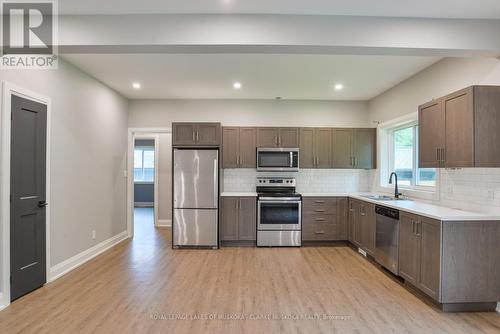 39 Gateway Drive, Gravenhurst, ON - Indoor Photo Showing Kitchen