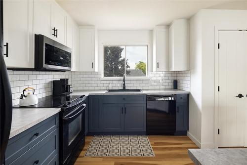 1203 39 Avenue, Vernon, BC - Indoor Photo Showing Kitchen