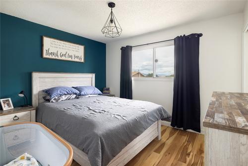 1203 39 Avenue, Vernon, BC - Indoor Photo Showing Bedroom