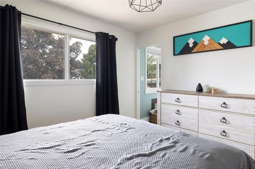 1203 39 Avenue, Vernon, BC - Indoor Photo Showing Bedroom