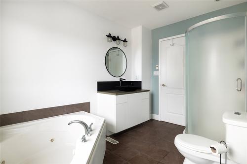 1203 39 Avenue, Vernon, BC - Indoor Photo Showing Bathroom