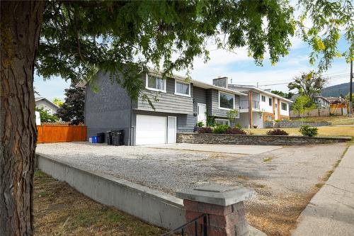 1203 39 Avenue, Vernon, BC - Outdoor