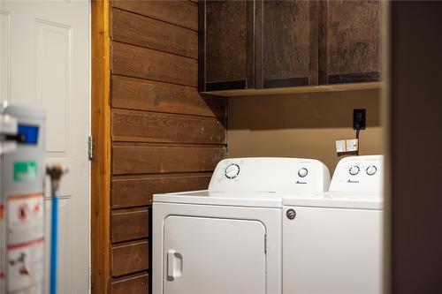 1203 39 Avenue, Vernon, BC - Indoor Photo Showing Laundry Room