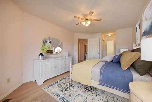 25-2200 Gordon Drive, Kelowna, BC - Indoor Photo Showing Bedroom