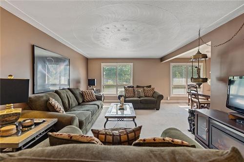 299 Eastdale Boulevard, Stoney Creek, ON - Indoor Photo Showing Living Room