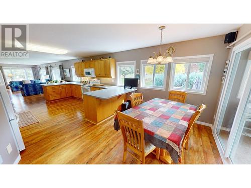 2900 Westview  Road, Cranbrook, BC - Indoor Photo Showing Dining Room