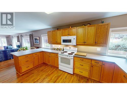 2900 Westview  Road, Cranbrook, BC - Indoor Photo Showing Kitchen