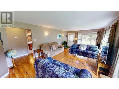 2900 Westview  Road, Cranbrook, BC - Indoor Photo Showing Living Room