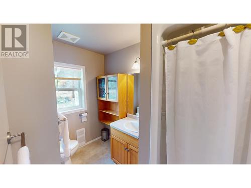 2900 Westview  Road, Cranbrook, BC - Indoor Photo Showing Bathroom