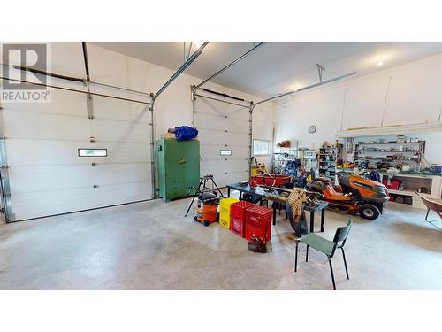 2900 Westview  Road, Cranbrook, BC - Indoor Photo Showing Garage