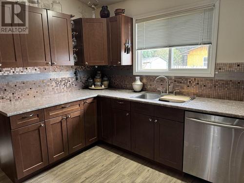 52 Finlay Forks Crescent, Mackenzie, BC - Indoor Photo Showing Kitchen With Double Sink