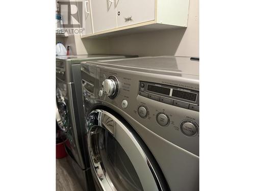 52 Finlay Forks Crescent, Mackenzie, BC - Indoor Photo Showing Laundry Room