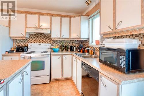 433 Christine Street, Hawkesbury, ON - Indoor Photo Showing Kitchen With Double Sink