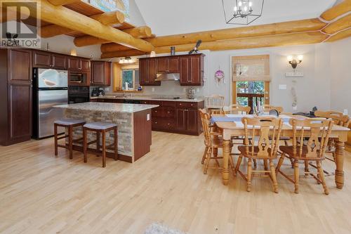 13575 Mountain Shores Road, Boswell, BC - Indoor