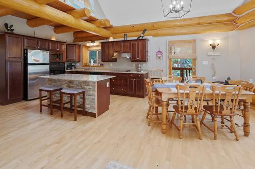 13575 Mountain Shores Road, Boswell, BC - Indoor