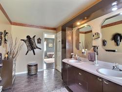 Ensuite bathroom - 