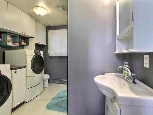 Bathroom - 499  - 501 8E Avenue, Val-D'Or, QC - Indoor Photo Showing Laundry Room