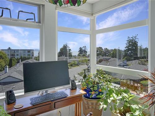 408-5110 Cordova Bay Rd, Saanich, BC - Indoor