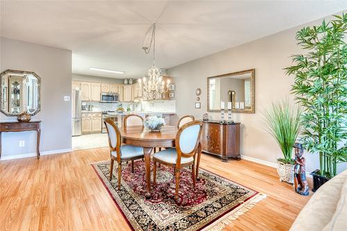 409-195 Warren Avenue, Penticton, BC - Indoor Photo Showing Dining Room