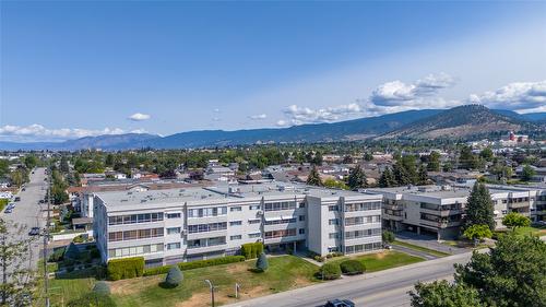 409-195 Warren Avenue, Penticton, BC - Outdoor With View