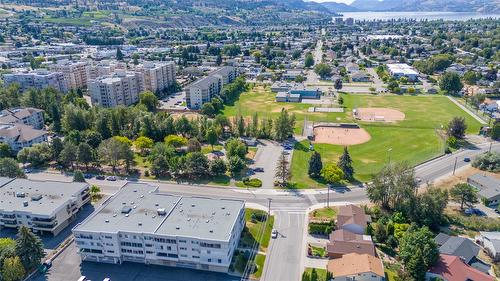 409-195 Warren Avenue, Penticton, BC - Outdoor With View