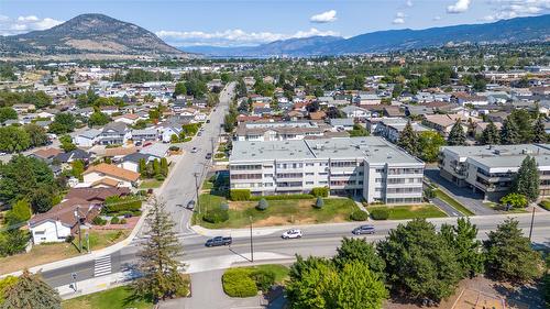 409-195 Warren Avenue, Penticton, BC - Outdoor With View