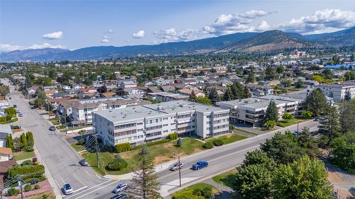 409-195 Warren Avenue, Penticton, BC - Outdoor With View