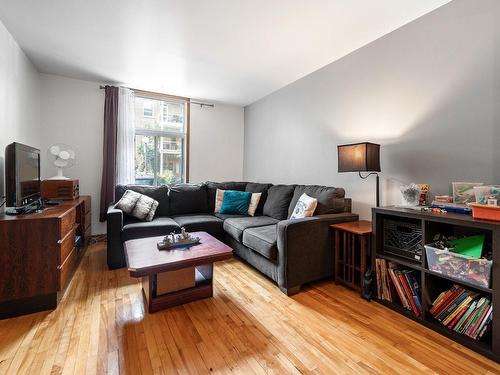 Living room - 1433  - 1435 Av. D'Orléans, Montréal (Mercier/Hochelaga-Maisonneuve), QC - Indoor Photo Showing Living Room