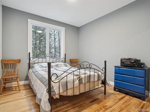 Bedroom - 239  - 241 Rue De La Rivière, Bedford - Ville, QC - Indoor Photo Showing Bedroom