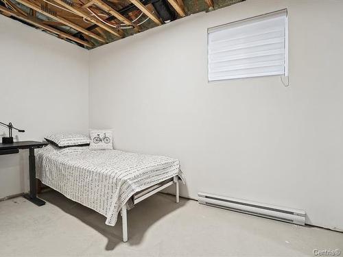 Bedroom - 239  - 241 Rue De La Rivière, Bedford - Ville, QC - Indoor Photo Showing Basement