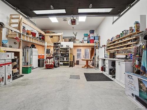 Garage - 239  - 241 Rue De La Rivière, Bedford - Ville, QC - Indoor Photo Showing Garage