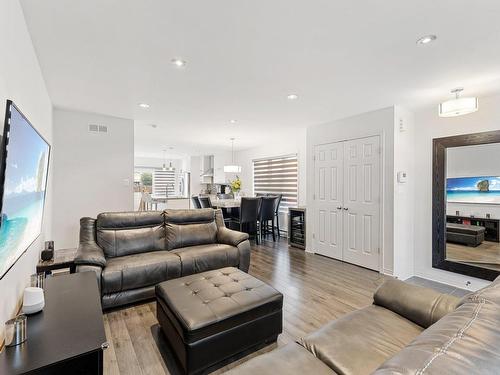 Living room - 318 Av. André-Chartrand, Vaudreuil-Dorion, QC 