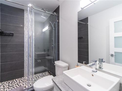 N216-1105 Pandora Ave, Victoria, BC - Indoor Photo Showing Bathroom