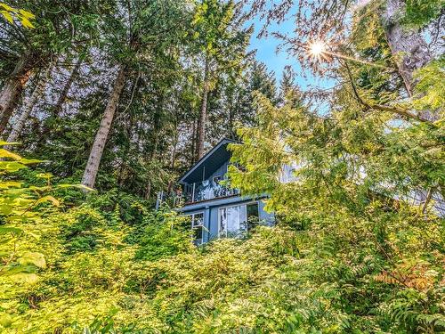 2308 South Lake Rd, Qualicum Beach, BC 