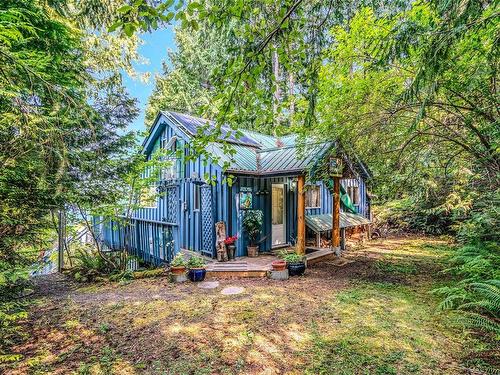 2308 South Lake Rd, Qualicum Beach, BC 