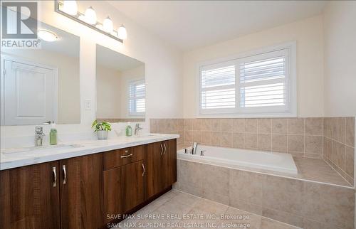 24 Argelia Crescent, Brampton (Credit Valley), ON - Indoor Photo Showing Bathroom