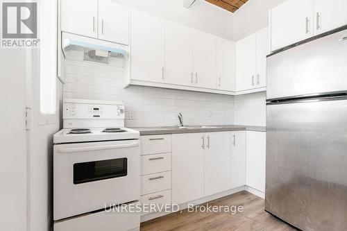 37 Donald Street, Barrie (Queen'S Park), ON - Indoor Photo Showing Kitchen