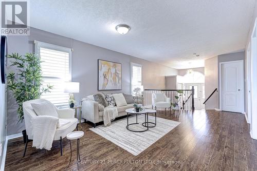 43 Hunter Road, Orangeville, ON - Indoor Photo Showing Living Room