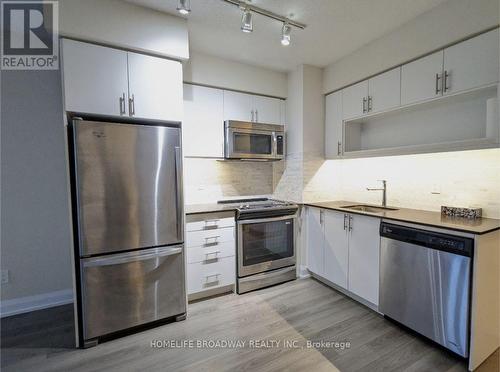 506 - 18 Graydon Hall Drive, Toronto (Parkwoods-Donalda), ON - Indoor Photo Showing Kitchen With Stainless Steel Kitchen With Upgraded Kitchen