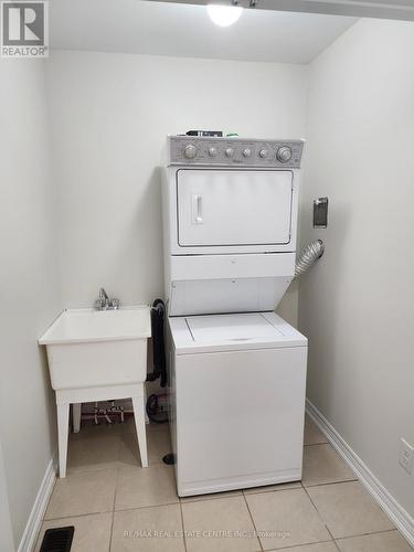 35 Sea Drifter Crescent, Brampton, ON - Indoor Photo Showing Laundry Room