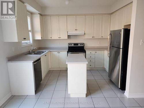 35 Sea Drifter Crescent, Brampton, ON - Indoor Photo Showing Kitchen With Double Sink