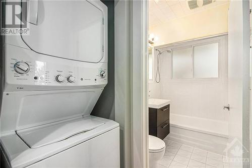 2529 Roman Avenue, Ottawa, ON - Indoor Photo Showing Laundry Room