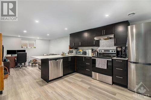 2529 Roman Avenue, Ottawa, ON - Indoor Photo Showing Kitchen With Upgraded Kitchen