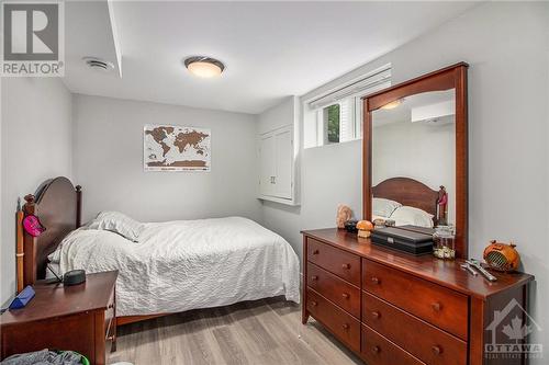 2529 Roman Avenue, Ottawa, ON - Indoor Photo Showing Bedroom