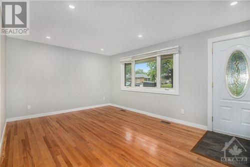 2529 Roman Avenue, Ottawa, ON - Indoor Photo Showing Other Room